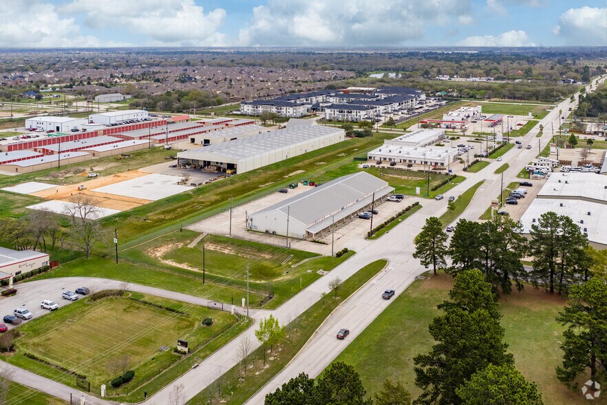 More Photos Of 16333 Mueschke Rd, Cypress General Retail For Lease