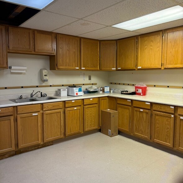 More Photos Of 3 Parkside Ct, Utica Medical For Lease