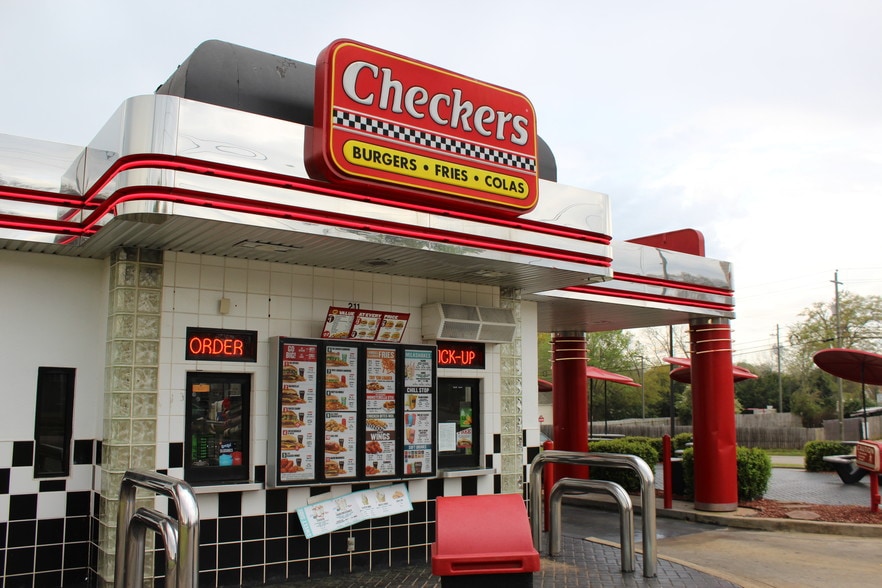 More Photos Of 211 Vernon St, Lagrange Fast Food For Sale