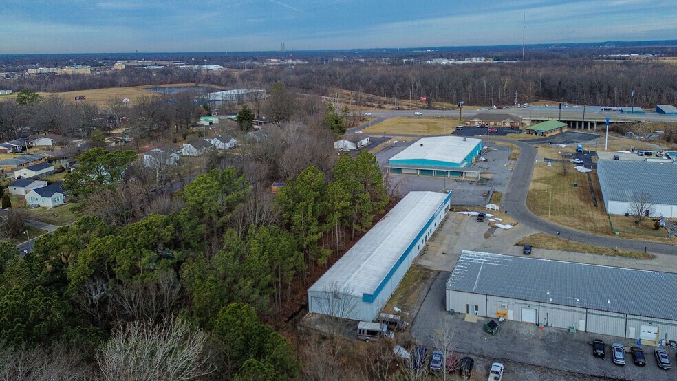 More Photos Of 3530 Park Plaza Rd, Paducah Flex For Lease