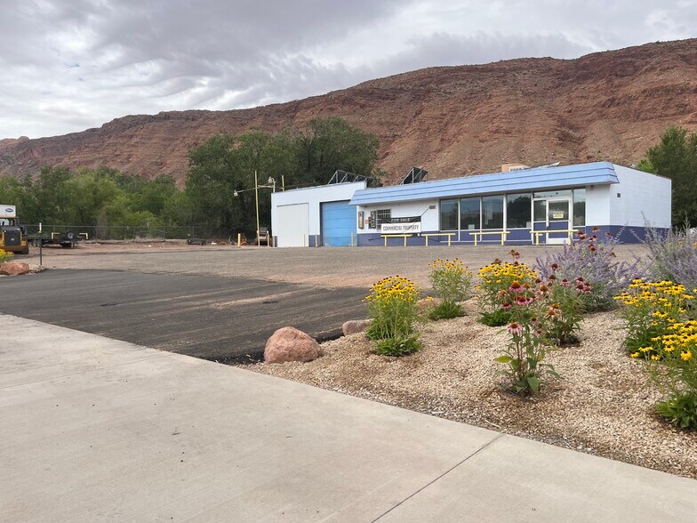 More Photos Of 588 Kane Creek Blvd, Moab General Retail For Sale