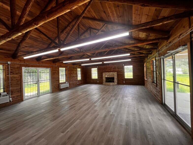 More Photos Of 11950 Alief Clodine Rd, Houston Light Distribution For Lease