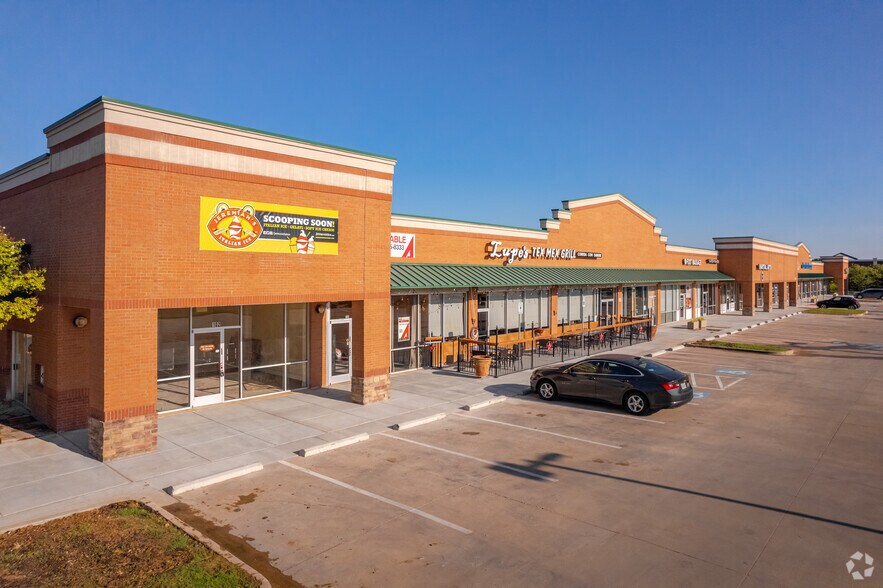 More Photos Of 2122 Rufe Snow Dr, Keller Storefront For Sale