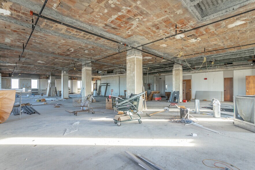 More Photos Of 701 Market St, Chattanooga Office Residential For Sale