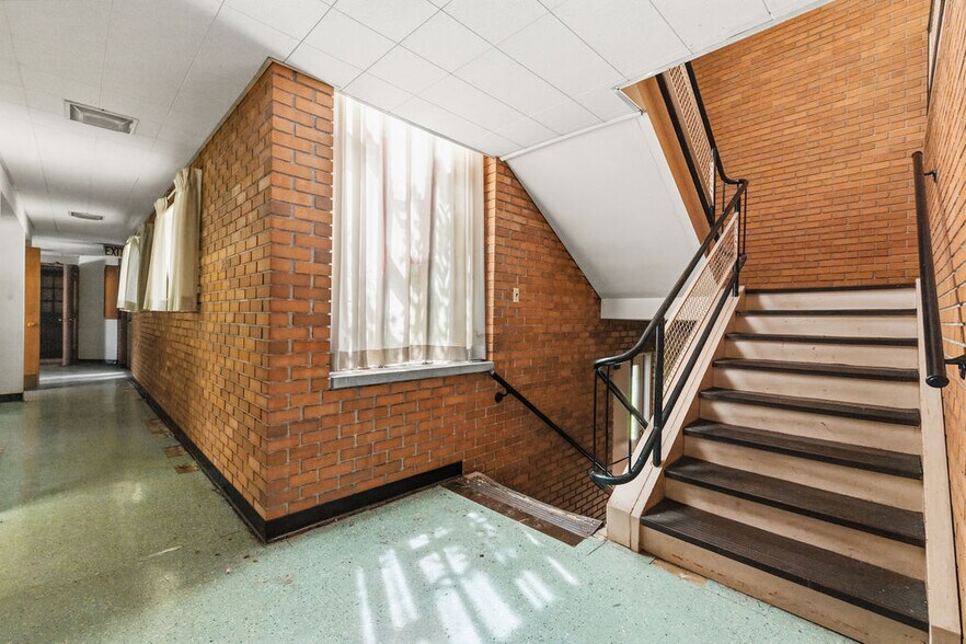 More Photos Of 366 E Tulane Rd, Columbus Religious Facility For Sale