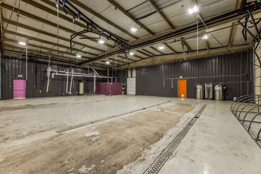 More Photos Of 535 W Poplar St, Fayetteville Warehouse For Lease