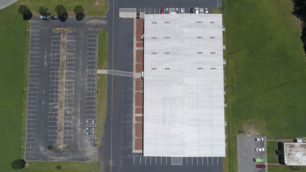 More Photos Of 4330 Kahn Dr, Lumberton General Retail For Lease