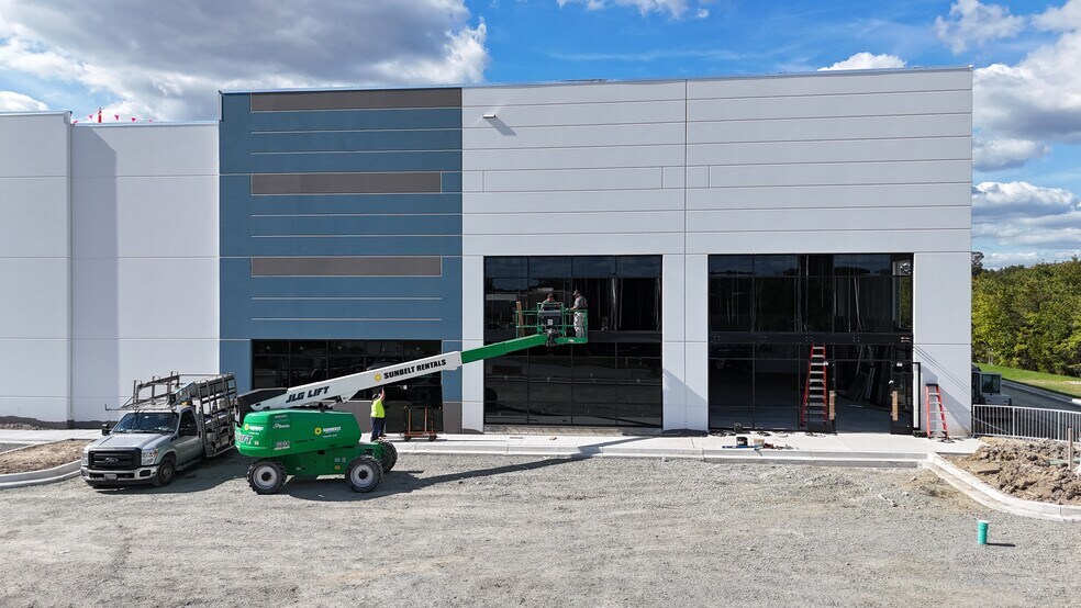 More Photos Of 1300 Business Center Way, Edgewood Warehouse For Lease