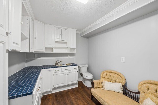 More Photos Of 728 S Spring St, Manchester Specialty For Sale