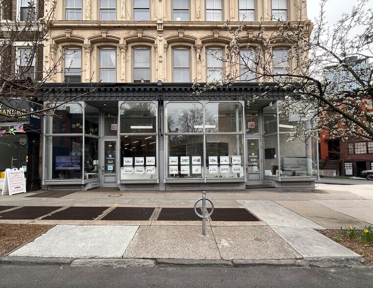 Primary Photo Of 664 Fulton St, Brooklyn Apartments For Lease