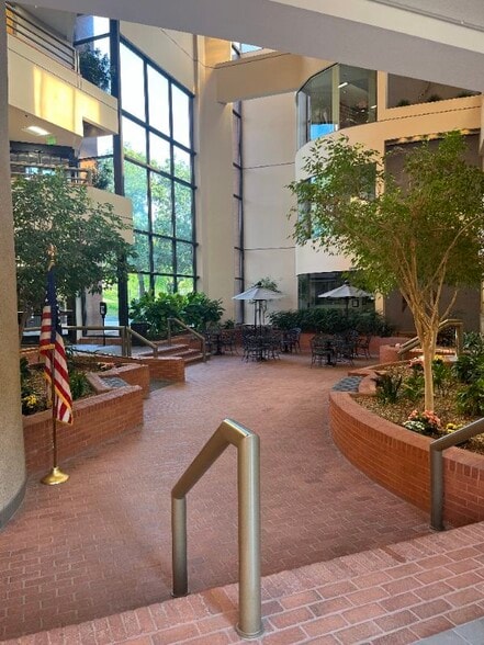 More Photos Of 5555 Peachtree Dunwoody Rd NE, Atlanta Medical For Lease