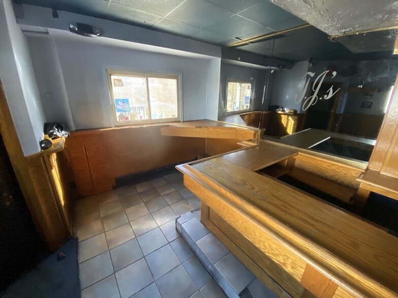 More Photos Of 6054 Fresh Pond Rd, Maspeth Storefront Retail Residential For Sale