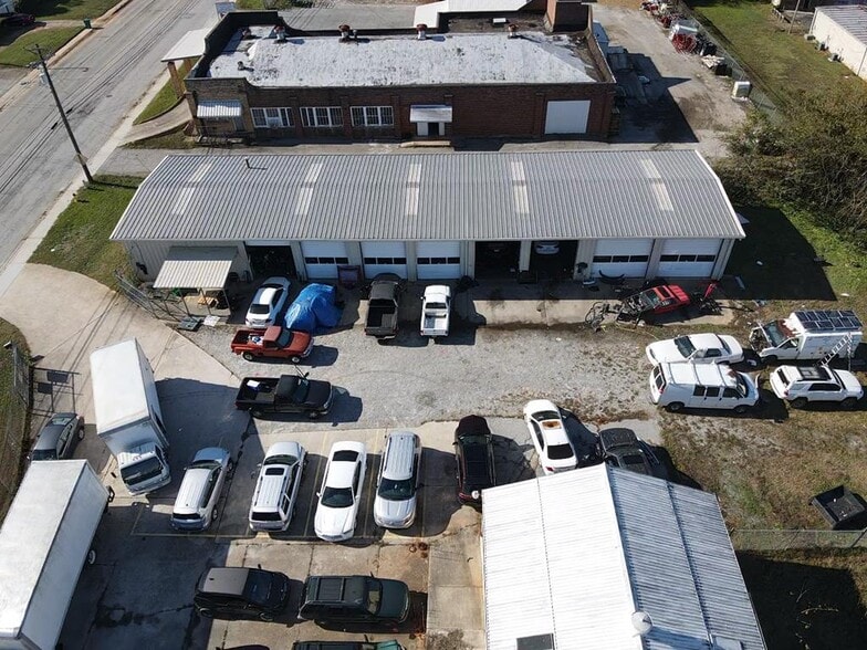 More Photos Of 1107 Reynolds Ave, Greenwood Industrial For Sale