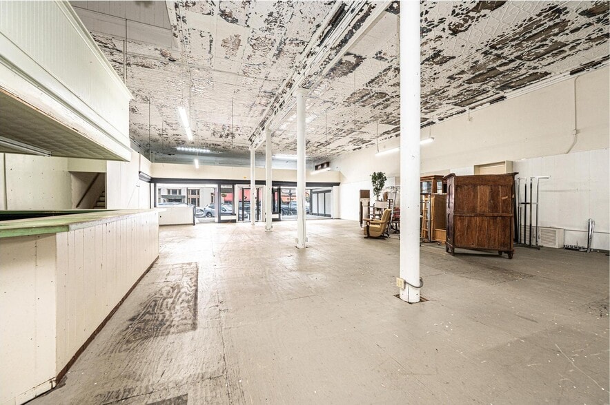 More Photos Of 812 West Ave, Lenoir Storefront Retail Office For Sale