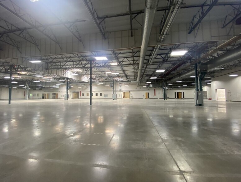 More Photos Of 2200-2240 S McDowell Boulevard Ext, Petaluma Manufacturing For Lease