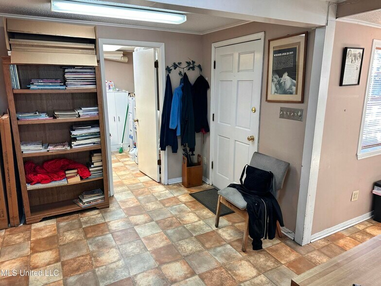 More Photos Of 415 Old Pass Rd, Long Beach Freestanding For Sale