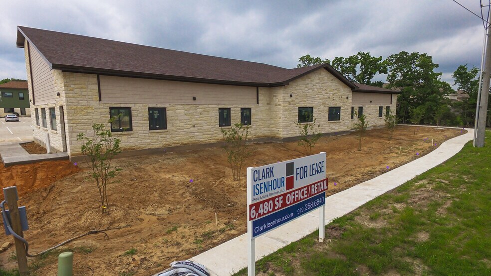 More Photos Of 3012 Barron Rd, College Station Office For Lease