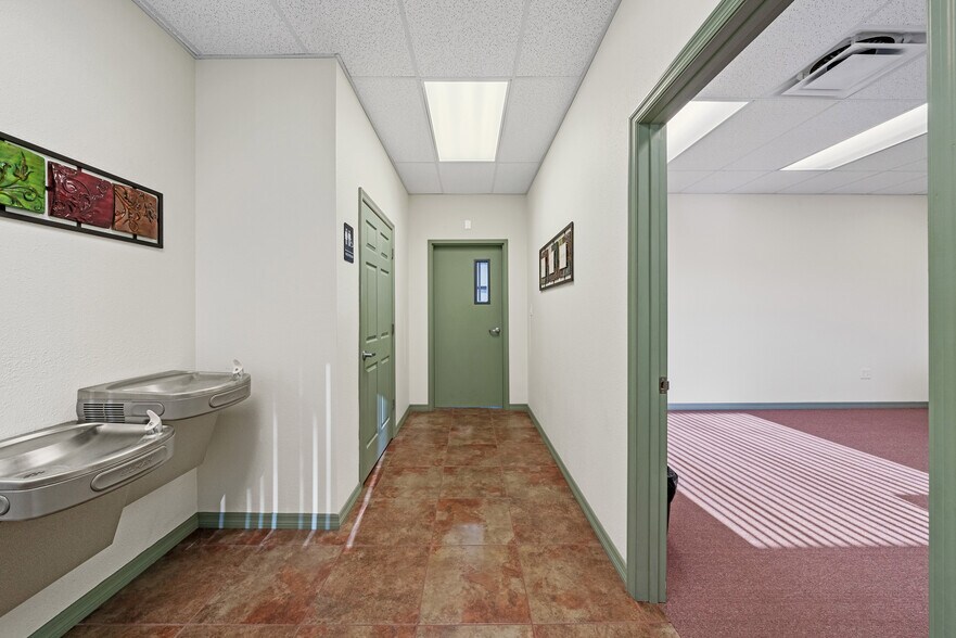 More Photos Of 18820 Sakera Rd, Hudson Warehouse For Lease
