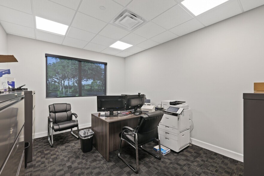 More Photos Of 10055 Yamato Rd, Boca Raton Medical For Lease