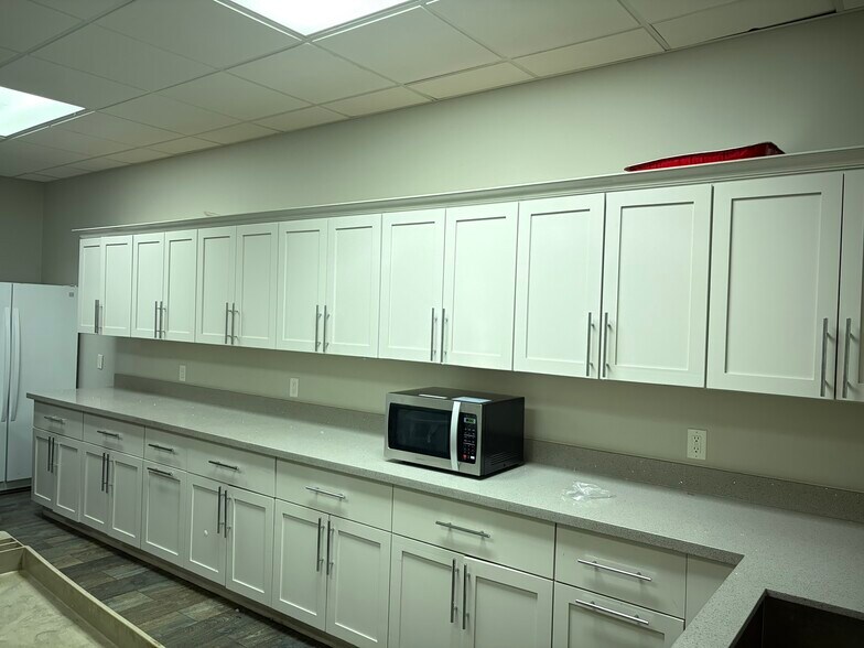 More Photos Of 12204 Sharpview Dr, Houston Religious Facility For Lease