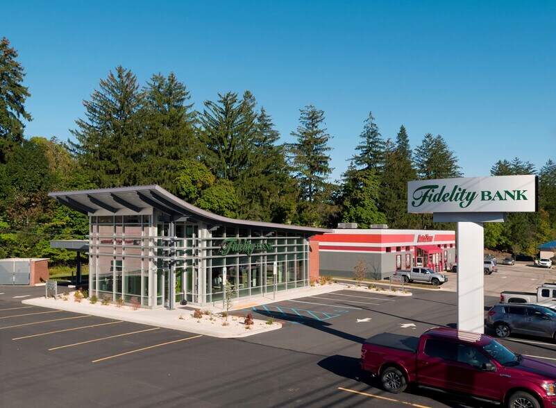 More Photos Of 40-65 Dallas Shopping Ctr, Dallas Unknown For Lease