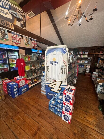 More Photos Of 166 S Riverside Ave, Pequabuck Freestanding For Sale