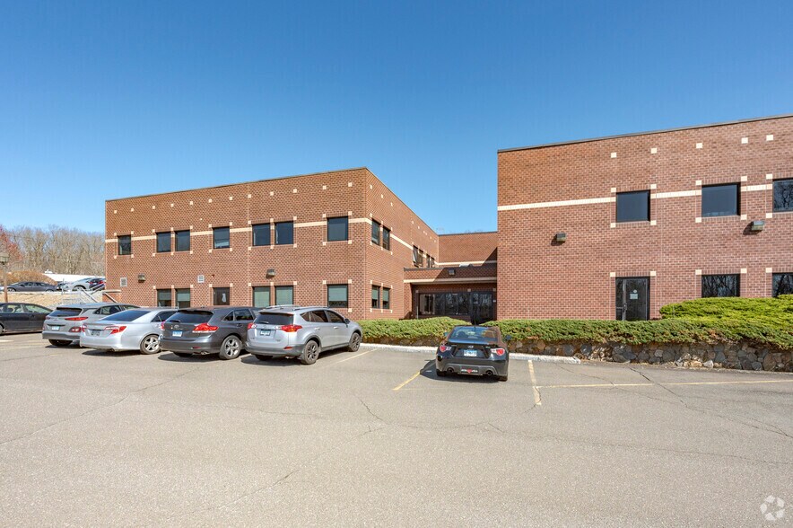 More Photos Of 2 Morse Rd, Oxford Warehouse For Sale