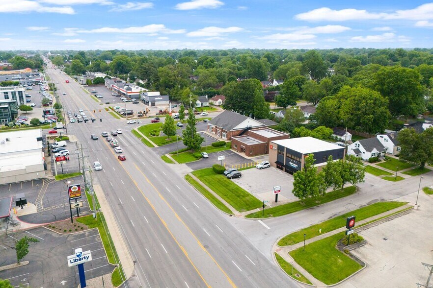 More Photos Of 4209 Shelbyville Rd, Louisville Office For Lease