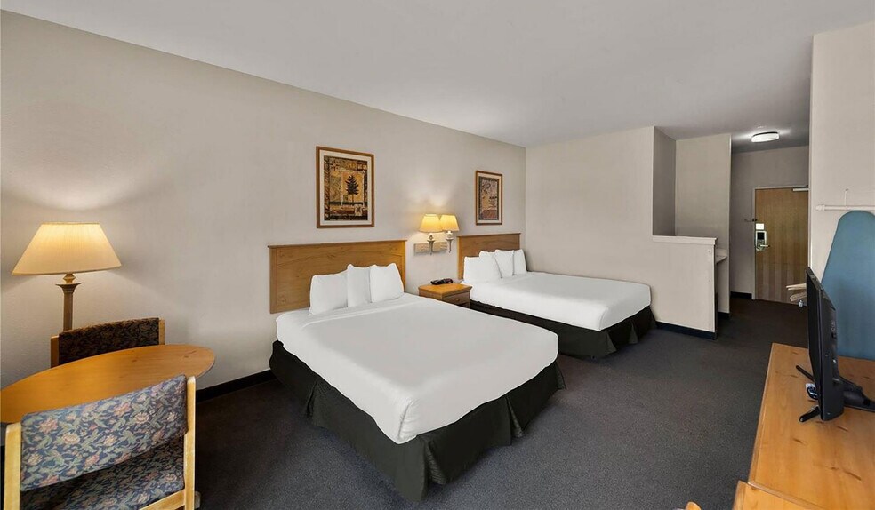 More Photos Of 1738 Comfort Dr, Tomahawk Hotel For Sale