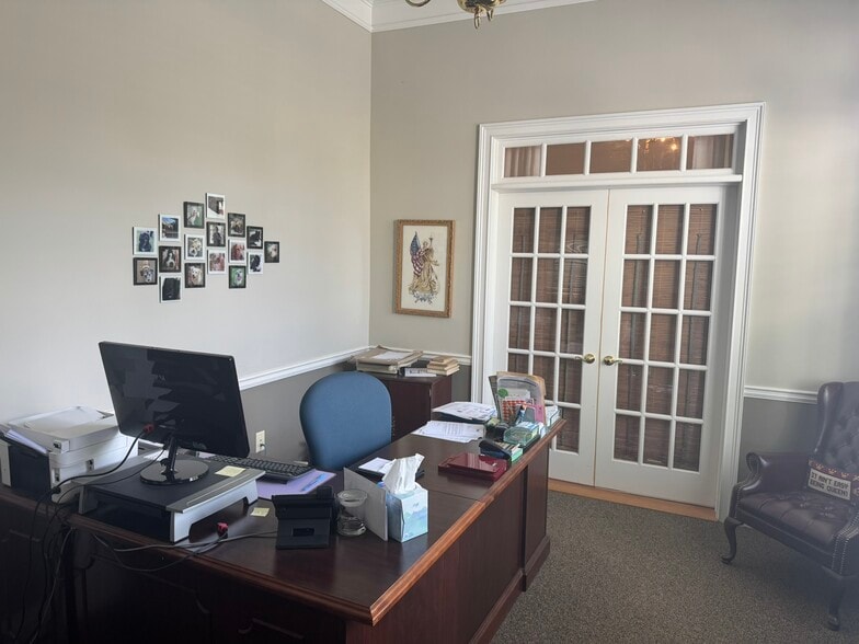 More Photos Of 2400-2402 Abbey Ct, Alpharetta Office For Sale