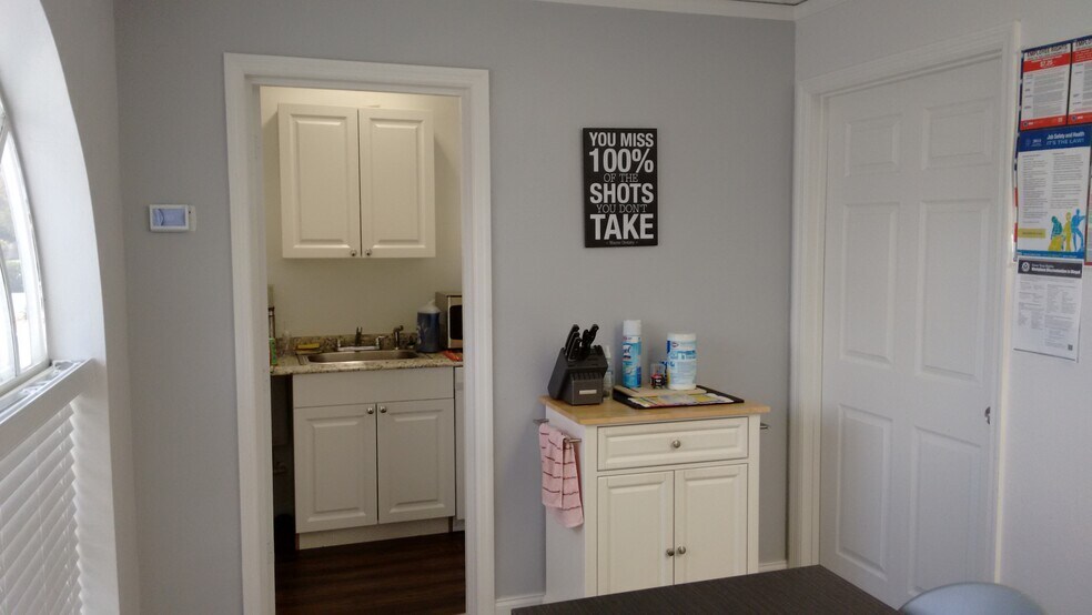 More Photos Of 506 SW 47th Ter, Cape Coral Medical For Sale