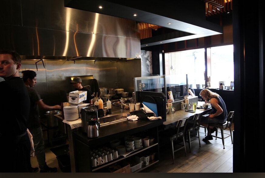 More Photos Of 2000 Sawtelle Blvd, Los Angeles General Retail For Sale
