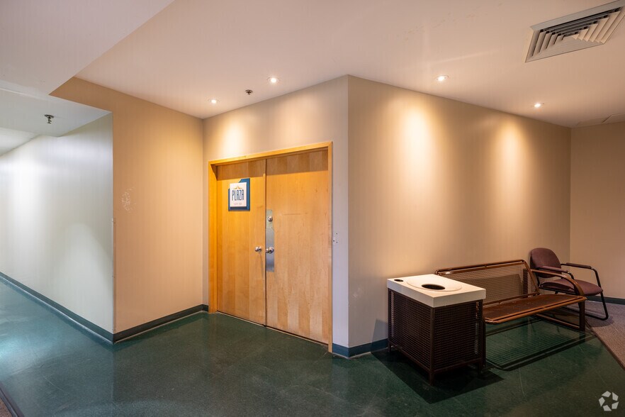 More Photos Of 90 Rue Morgan, Baie-d'Urfé General Retail For Lease