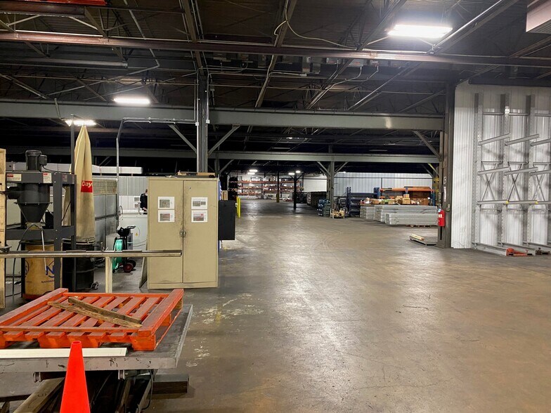 More Photos Of 31 Industrial Cir, Lancaster Industrial For Lease