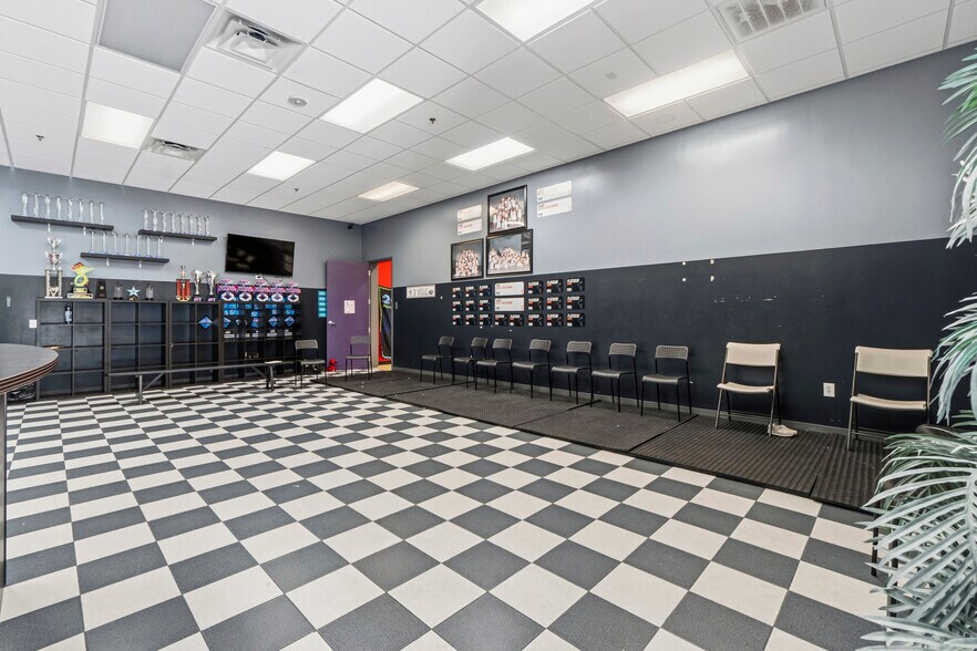 More Photos Of 28519 Sweetgum Rd, Magnolia General Retail For Sale