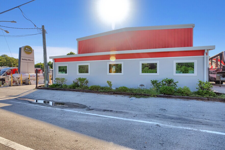 More Photos Of 100099 Overseas Hwy, Key Largo Freestanding For Sale