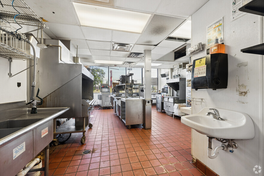 More Photos Of 554 E 8th St, Holland Fast Food For Sale