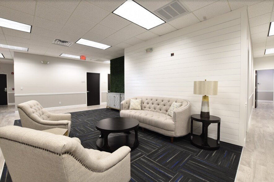 More Photos Of 3820 Colonial Blvd, Fort Myers Medical For Lease