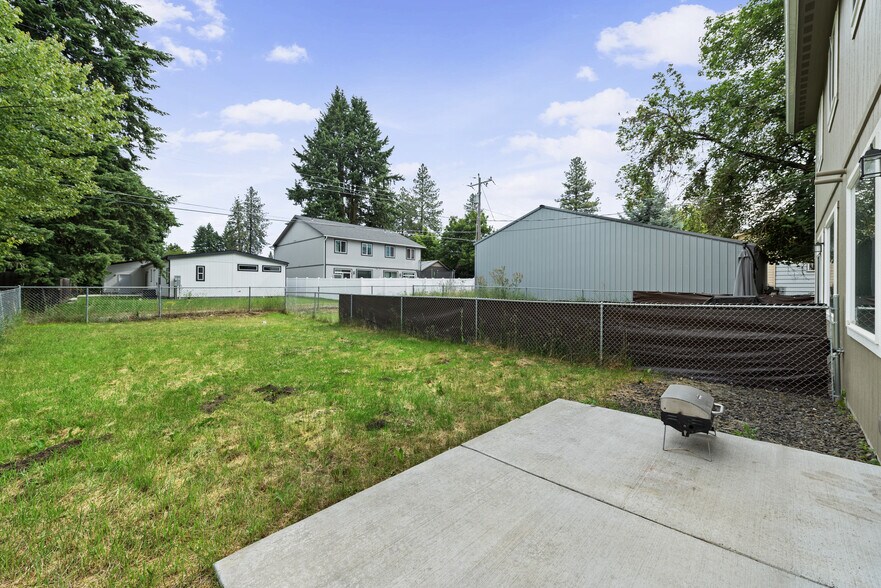 More Photos Of 419 E E St, Deer Park Multifamily For Sale