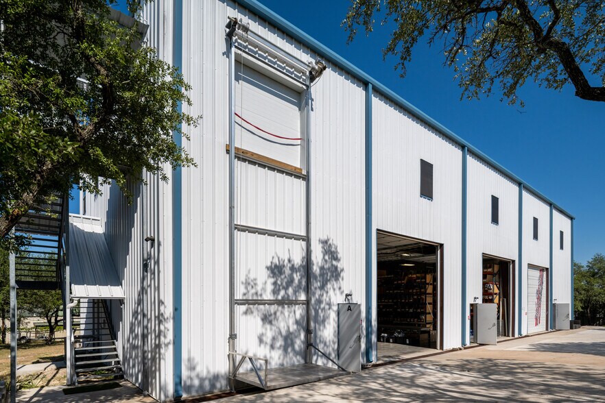 More Photos Of 4402 Weletka Dr, Austin Industrial For Lease