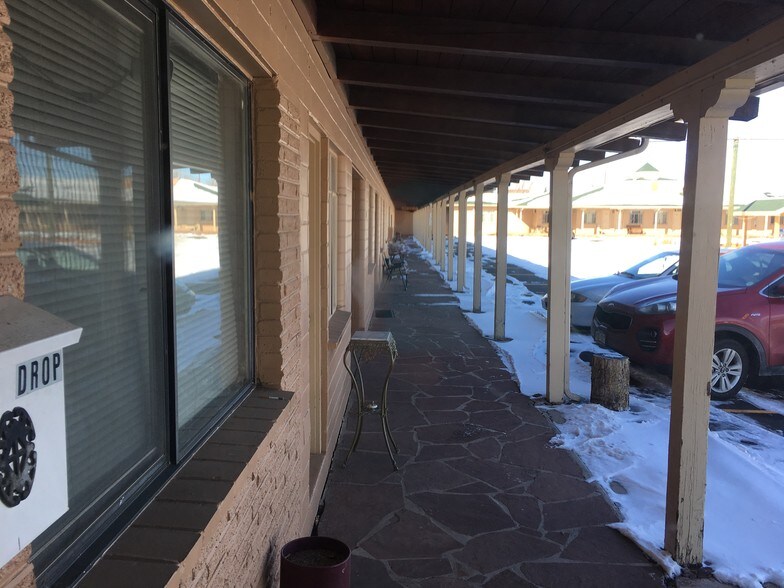 More Photos Of 1022 W Lincolnway, Cheyenne Hotel For Sale