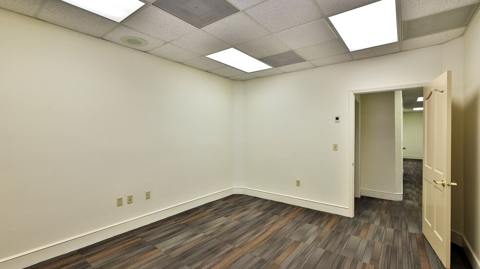 More Photos Of 4 Old Kings Rd N, Palm Coast Medical For Lease