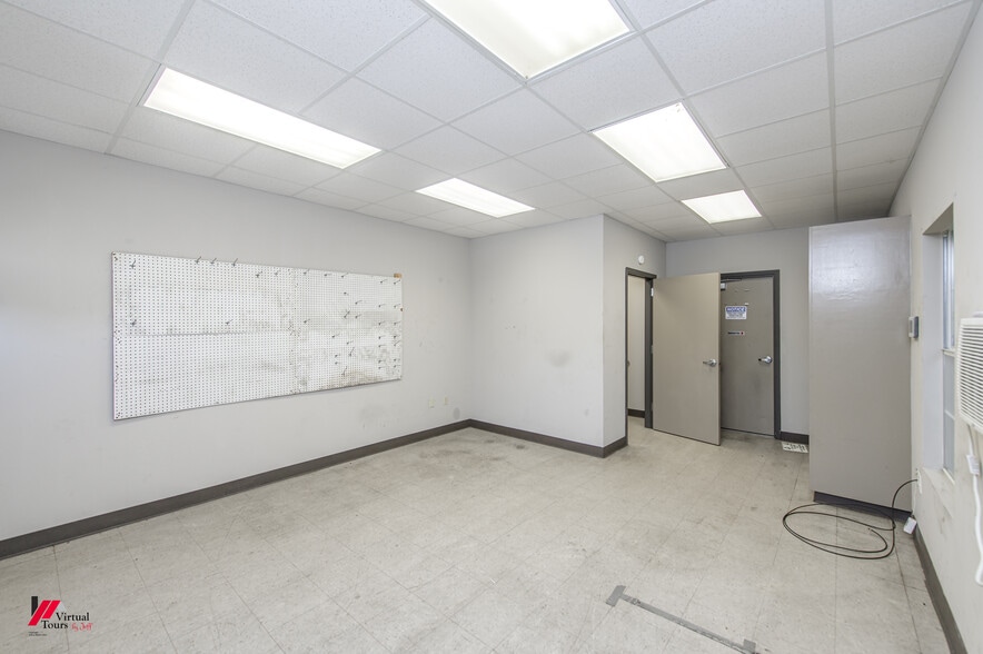 More Photos Of 4120 Metro Dr, Shreveport Warehouse For Lease