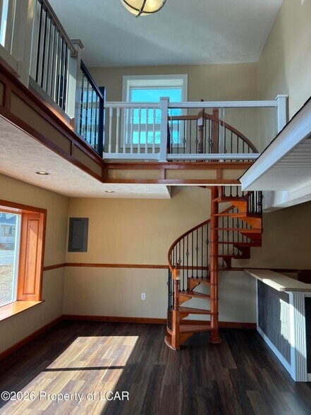 More Photos Of 197 Courtdale Ave, Courtdale Flex For Sale