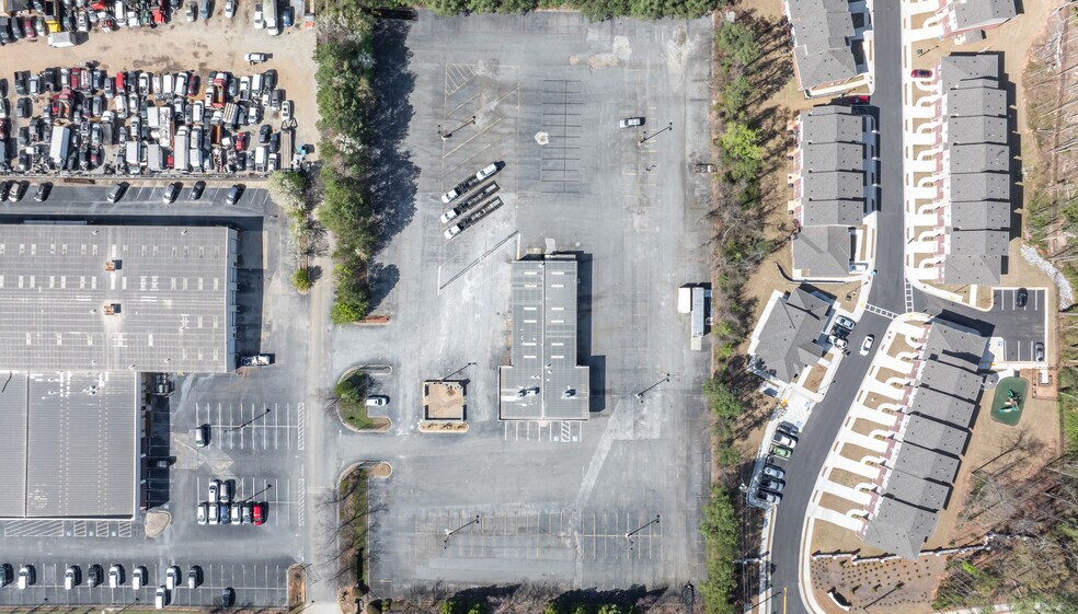 More Photos Of 6211 Lawrenceville Hwy, Tucker Auto Dealership For Lease