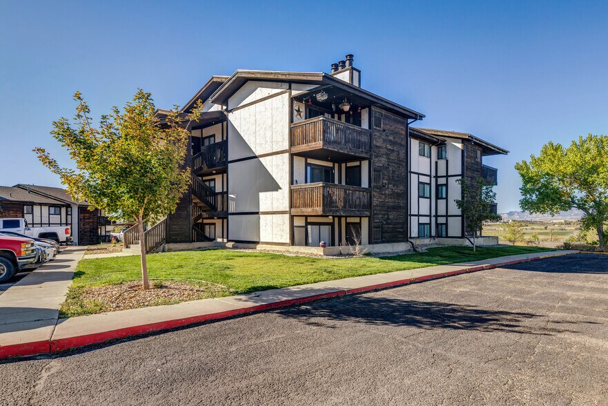 More Photos Of 800 W Highway Dr, Wellington Apartments For Sale