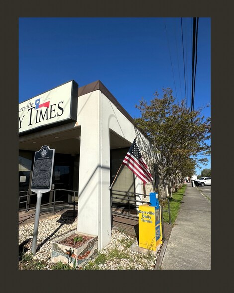 More Photos Of 429 Jefferson St, Kerrville Light Manufacturing For Sale