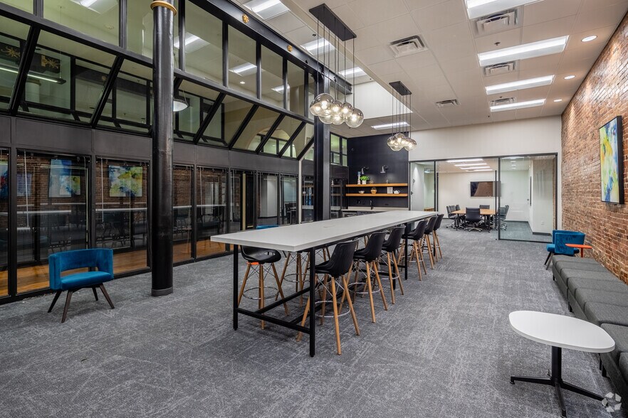 More Photos Of 500 Church St, Nashville Office For Lease