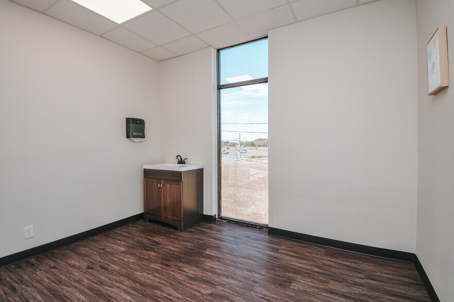 More Photos Of 4104 Houston Hwy, Victoria General Retail For Sale
