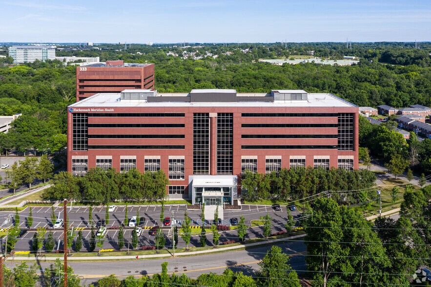 More Photos Of 343 Thornall St, Edison Office For Sale